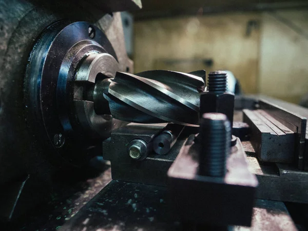 Garajdaki eski makine, hobi