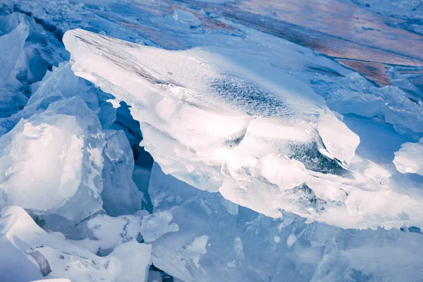 壮观的冬季风景 沿岸冬季结冰 — 图库照片