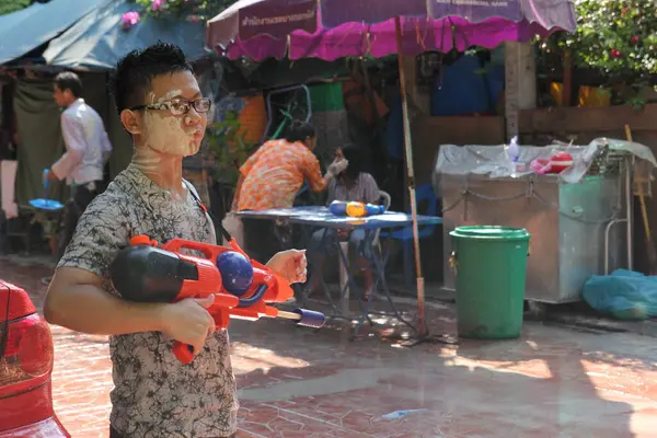 Bangkok Tailandia Abril Lucha Contra Agua Festival Songkran Año Nuevo —  Fotos de Stock