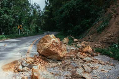 Tayland, Chiangrai - Chiangmai yolu. Selden sonra taşma
