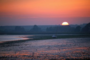 Nehir Stour üzerinden günbatımı