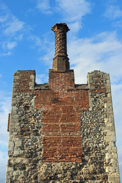 Tudor chimney on medieval castle — Stok fotoğraf