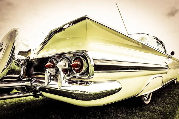 年代からの古典的なアメリカ車 — ストック写真