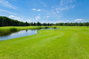 Göllü golf sahası