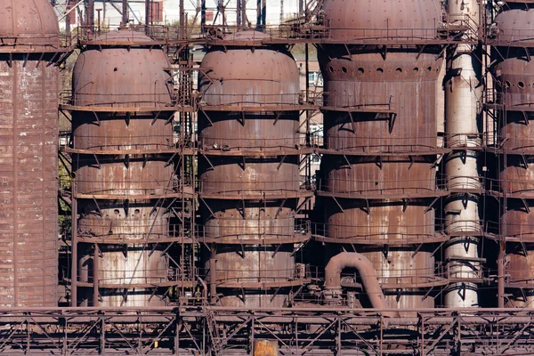 Stalen constructie van de hoogoven op de metallurgische fabriek — Stockfoto