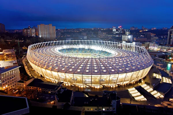 Kijowie (Kijów), Ukraina - 1 kwietnia: Aerial wgląd nocy stadion olimpijski (NSK Olimpijskim) kwietnia 1, 2012 w Kijowie (Kijów), Ukraina — Zdjęcie stockowe