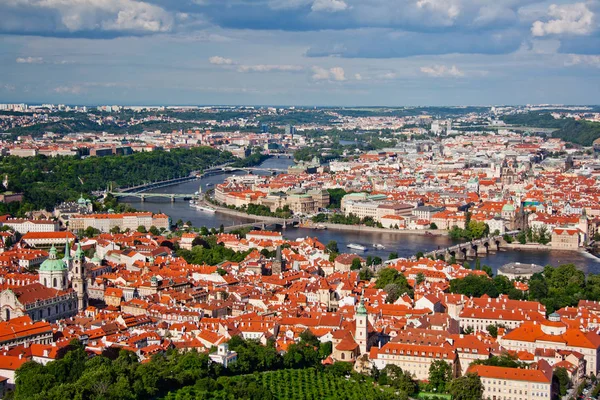 Vista aérea de la ciudad. Praga, República Checa — Foto de Stock