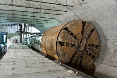 Metro İstasyonu yapım aşamasında çekme Delme Tünel