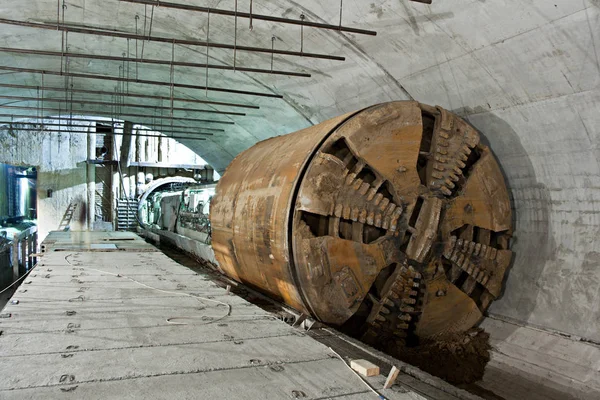 Tunnel boring machine on the subway station under construction — Stock Photo, Image