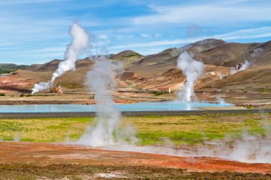 Myvatn jeotermal alanı, Kuzey İzlanda. Mavi Göl yakınındaki jeotermal elektrik santrali