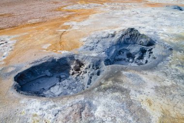 Jeotermal bahar Myvatn lake yakınlarında. Hverir jeotermal alanı, Kuzey İzlanda