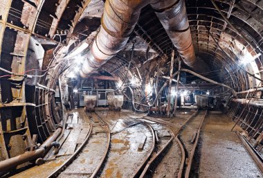 İnşaatta metro tüneli