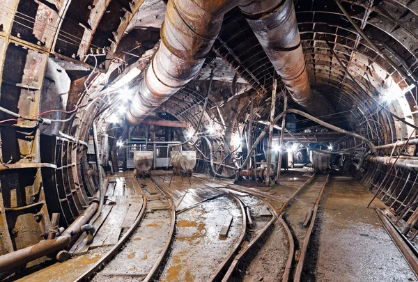 İnşaatta metro tüneli