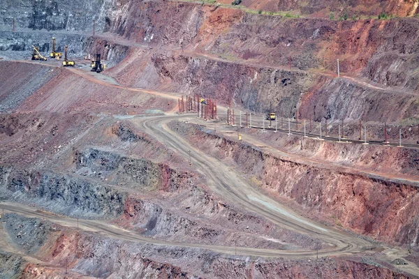 Benim demir cevheri açık döküm. Krivoy Rog, Ukrayna