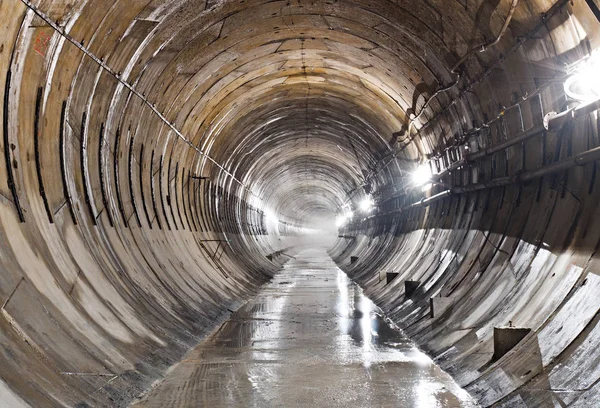 Tunel metra. Kijów, Ukraina. Kijów, Ukraina — Zdjęcie stockowe