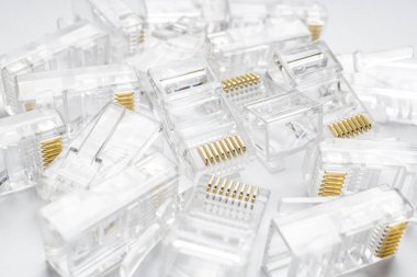 Şeffaf ethernet Internet rj-45 konektör arka plan üzerine beyaz