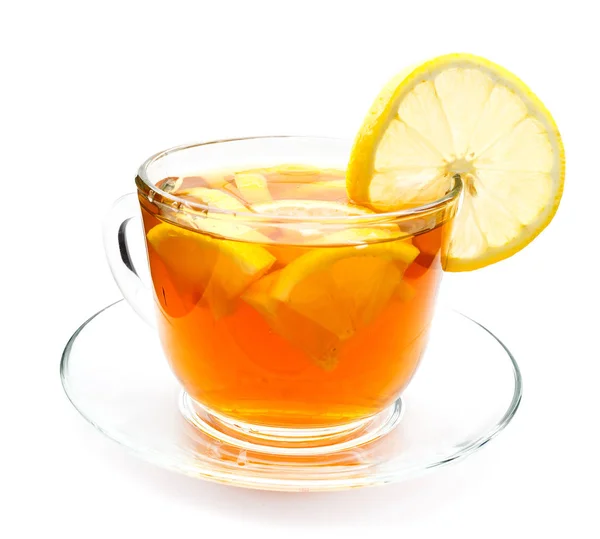 Xícara transparente isolada de chá com fatia de limão — Fotografia de Stock
