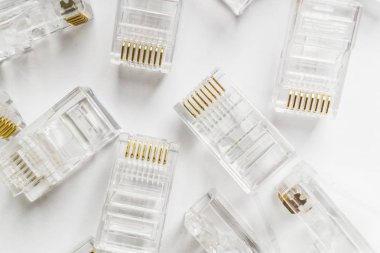 Şeffaf ethernet Internet rj-45 konektör arka plan üzerine beyaz