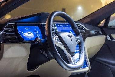 Direksiyon simidi ve gösterge tablosu için Tesla Model s