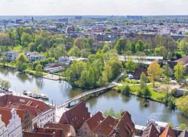 Yaz şehri, Lubeck, Almanya Saint Petri kilise kuleden havadan görünümü