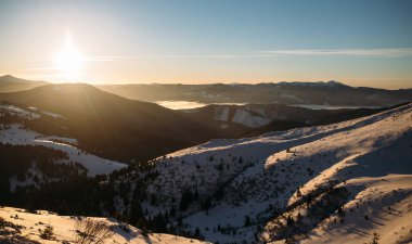 gün batımında Karpat Dağları