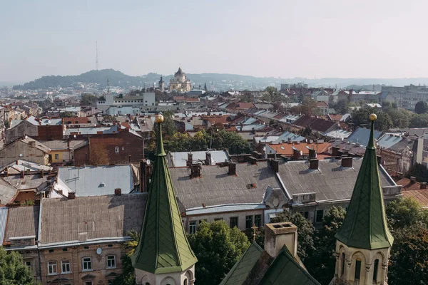 Widok Pragi Dachu Domu Przed Błękitnym Niebem — Zdjęcie stockowe