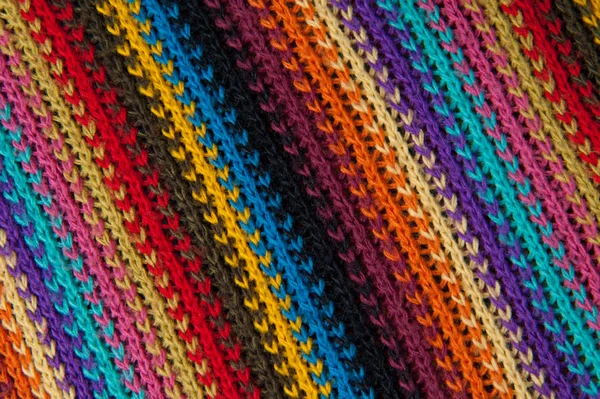 Текстура Полосатого Трикотажного Разноцветного Свитера — стоковое фото