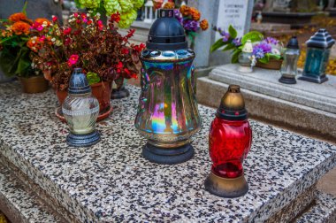 Graves Katolik Mezarlığı üzerinde. Tüm azizler günü / tüm toplantı salonu / 1 Kasım.