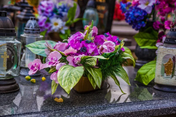 Graves on catholic cemetery. All Saints Day / All Hallows / 1st November. — Stock Photo, Image