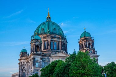 Tarihi Berlin Katedrali (Berliner Dom), gündoğumu, Berlin güzel görünümü