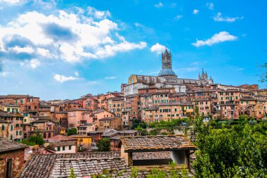 Siena, Toskana bölgesindeki güzel bir ortaçağ kenti toplayan