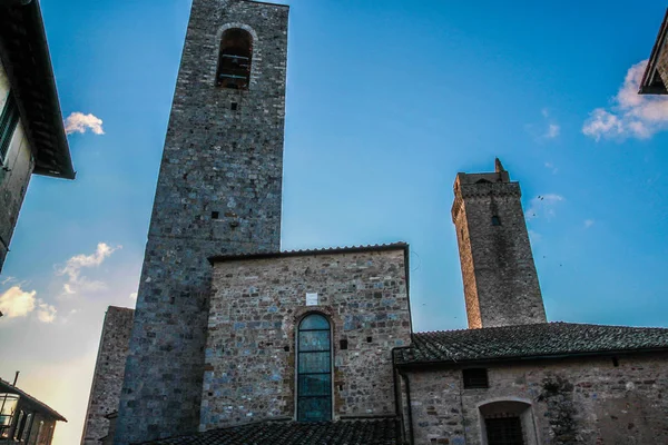 Uitzicht op San Gimignano - middeleeuwse stad van Toscana — Stockfoto