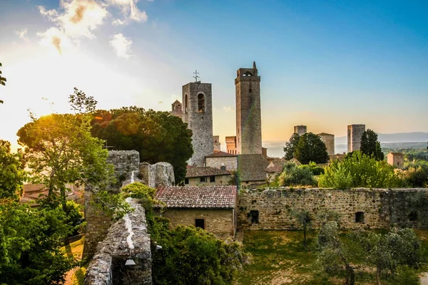 Uitzicht op San Gimignano - middeleeuwse stad van Toscana — Stockfoto