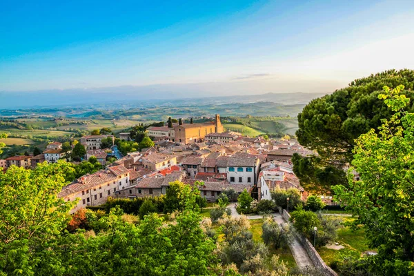 Vista de San Gimignano - ciudad medieval de Toscana —  Fotos de Stock