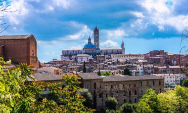 Siena, Toskana bölgesindeki güzel bir ortaçağ kenti toplayan