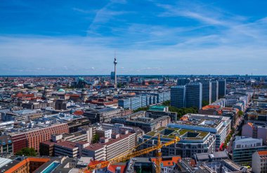 Berlin - Almanya Tv Kulesi ve Berliner Dom Berlin siluetinin güzel Üstten Görünüm
