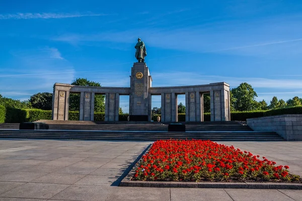 Soviet War Memorial (Tiergarten).