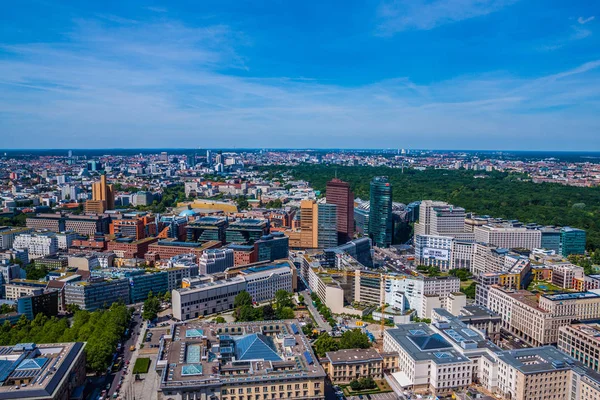 Hermosa vista superior del horizonte de Berlín - Alemania con la Torre de Televisión y el Berliner Dom. Berlín — Foto de Stock