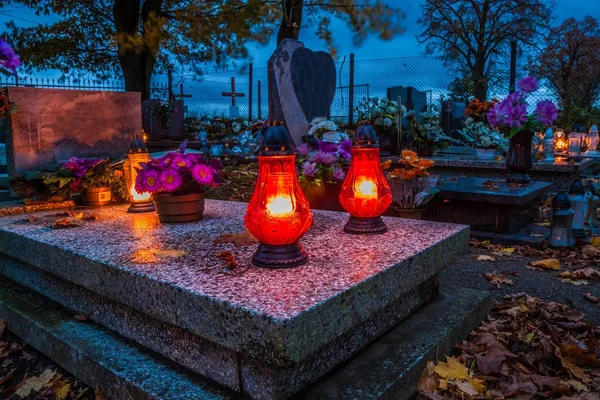 성인의 폴란드에 묘지에 다채로운 — 스톡 사진