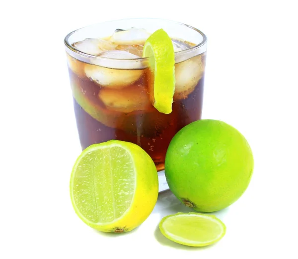 Frischer Cocktail Mit Cola Drink Und Limettenfrüchten — Stockfoto