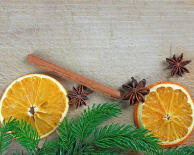 baharat ve Noel çerçeve ile kurutulmuş portakal