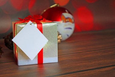 Arka plan üzerinde Noel hediyesi 