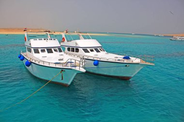 Zakynthos adası yakınındaki gemiler, Yunanistan