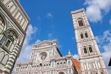Basilica di Santa Maria del Fiore (İngilizce, Basilica of Saint Mary çiçek) Floransa, İtalya'nın ana Kilisesi olduğunu.