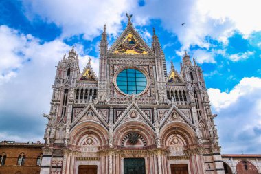Siena, Toskana, İtalya Siena Katedrali'nin Santa Maria Assunta (Duomo di Siena) görünümünü.