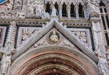 Siena, Toskana, İtalya Siena Katedrali'nin Santa Maria Assunta (Duomo di Siena) görünümünü.