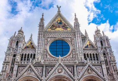 Siena, Toskana, İtalya Siena Katedrali'nin Santa Maria Assunta (Duomo di Siena) görünümünü.