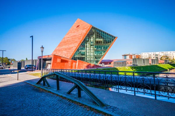 Polonya 'nın Gdansk kentinde İkinci Dünya Savaşı Müzesi. 
