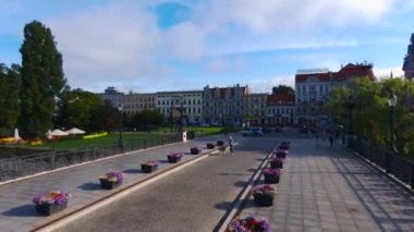 Havadan görünümü. Şehir Bydgoszcz Polonya Brda nehrin yanında tahıl ambarları ile. 