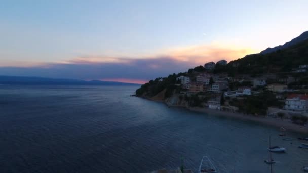 Pequeño Pueblo Playa Cerca Omis Mimice Dalmacia Croacia — Vídeos de Stock